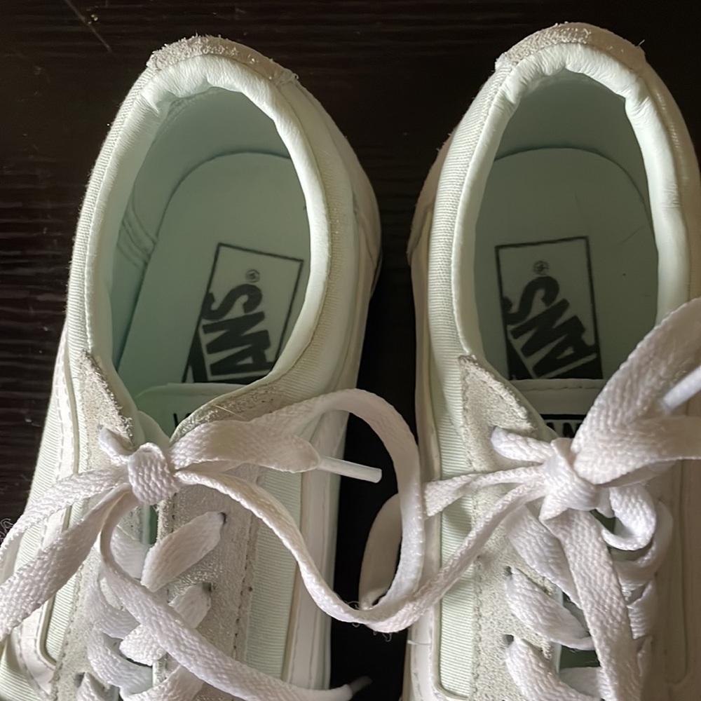 Vans - Picture 2 of 3
